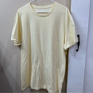 Old Navy Crewneck Tee 💛